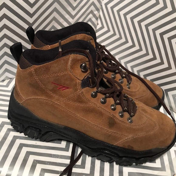 hi tec walking shoes